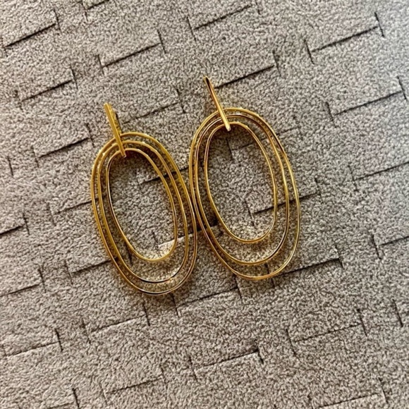 Large Gold Dangle Statement Earrings. Layered gold ovals post dangle earrings - Picture 9 of 14